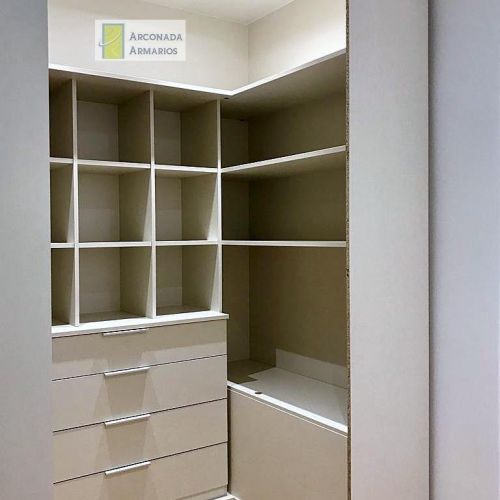 VESTIDOR 8D